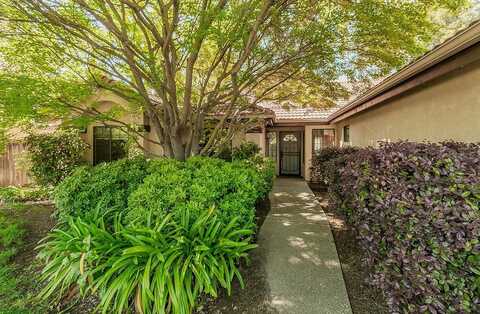 10691 Coronado Circle N, Fresno, CA 93730