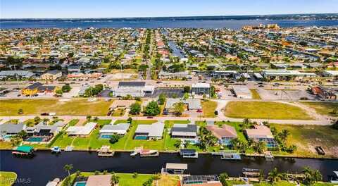 3816 SE 15th Place, Cape Coral, FL 33904
