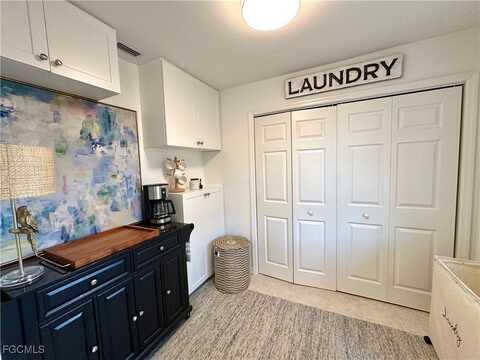 458 Lake Murex Circle, Sanibel, FL 33957
