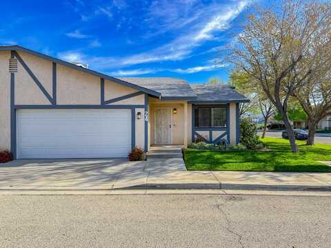 43840 Bobby Jones Dr, Lancaster, CA 93536