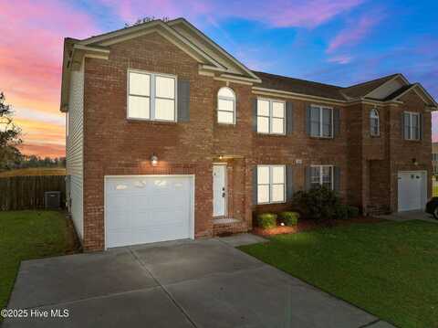 305 S Pointe Drive, Winterville, NC 28590