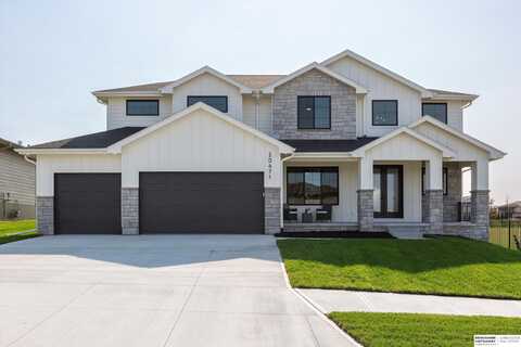 18412 Greenleaf Street, Omaha, NE 68136