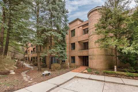 3000 Glazier Way, Ann Arbor, MI 48105