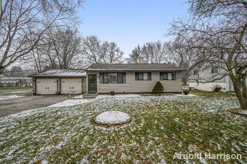 933 E Woodland Street, Greenville, MI 48838