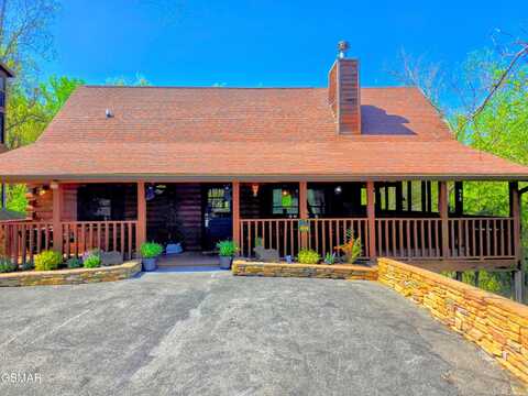 915 Deer Run Way, Sevierville, TN 37862