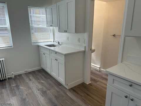 45 Roseland Ave, Caldwell, NJ 07006