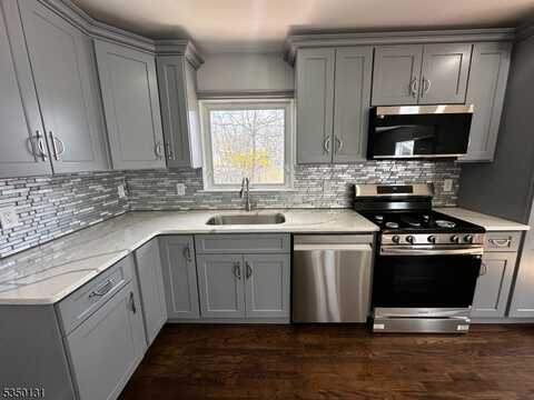 38 Telford St, East Orange, NJ 07018