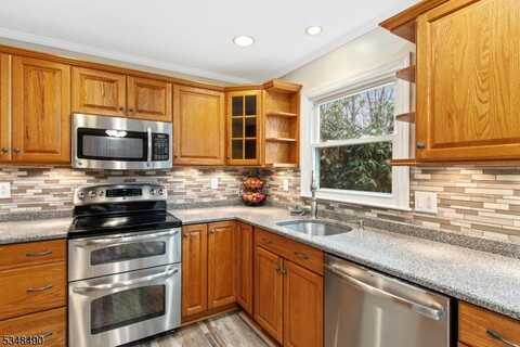 126 Stedwick Dr, Mount Olive Twp., NJ 07828