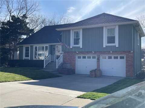10004 Oakridge Drive, Overland Park, KS 66212
