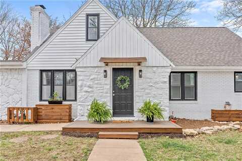 820 E Prairie Street, Olathe, KS 66061