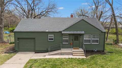 11421 Applewood Drive, Kansas City, MO 64134