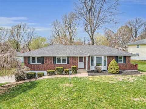 501 NW Wedgewood Drive, Blue Springs, MO 64014