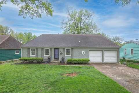 8920 Western Hills Drive, Kansas City, MO 64114