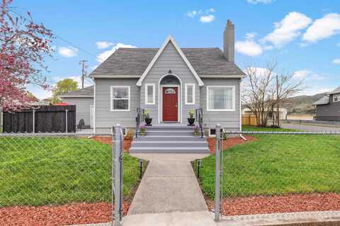 600 Riverview Blvd, Clarkston, WA 99403