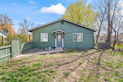1215 E 4th Street, Emmett, ID 83617