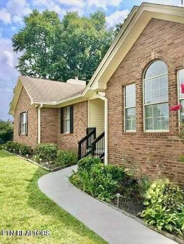 4905 NW Mandalay Rd, Knoxville, TN 37921