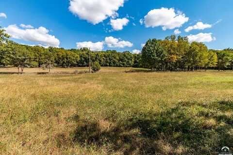 E 1450 Road, Lawrence, KS 66046