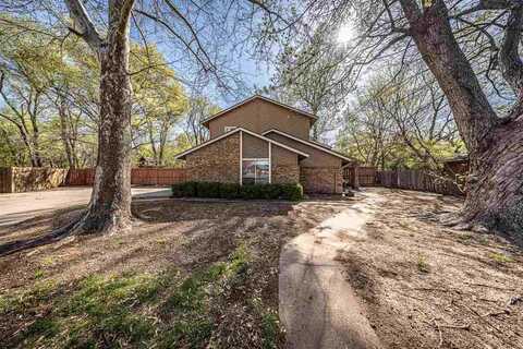 2302 NE 9th St, Lawton, OK 73507