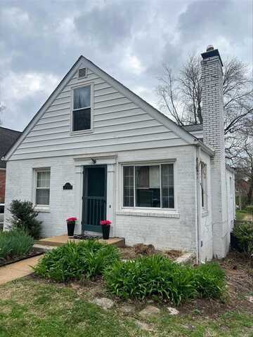 7633 Lindbergh Drive, Saint Louis, MO 63117