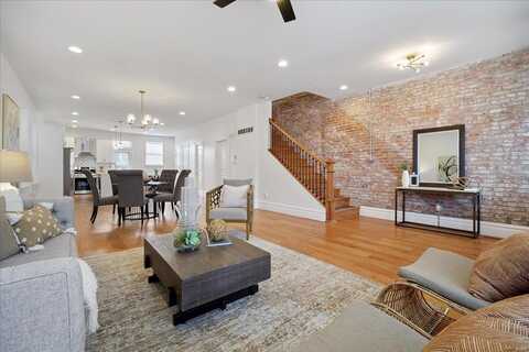 3339 Nebraska Avenue, Saint Louis, MO 63118