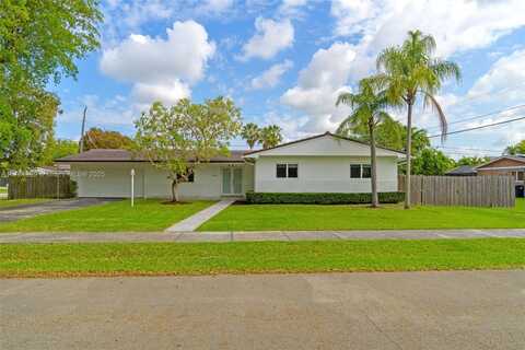 8825 SW 81st St, Miami, FL 33173