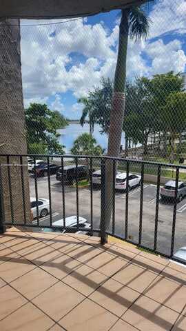 5199 NW 7th St, Miami, FL 33126