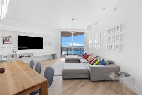 17111 Biscayne Blvd, North Miami Beach, FL 33160