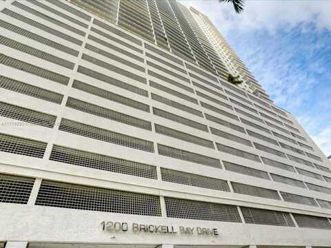 1200 Brickell Bay Dr, Miami, FL 33131