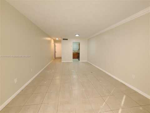 140 Royal Palm Rd, Hialeah Gardens, FL 33016