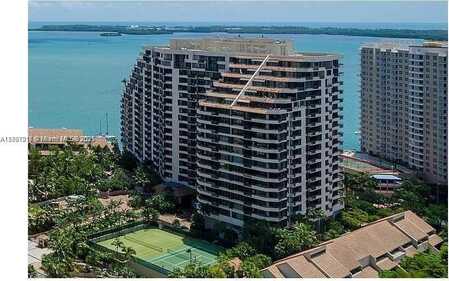 520 Brickell Key Dr, Miami, FL 33131