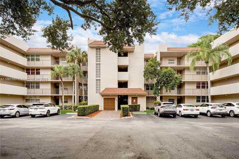 9510 Seagrape Dr, Davie, FL 33324