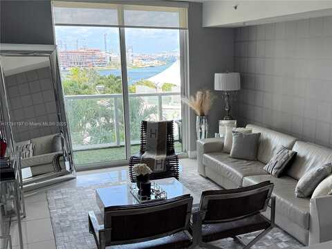 253 NE 2nd St, Miami, FL 33132