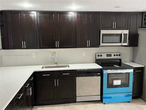 4802 Gladiator Cir, Green Acres, FL 33463