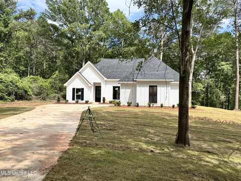 855 NW 11th Avenue, Magee, MS 39111