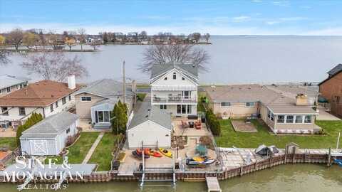 22680 Wildwood, Saint Clair Shores, MI 48081