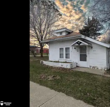 614 S Saginaw, Lapeer, MI 48446