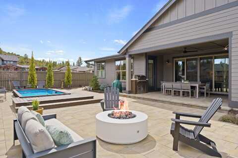 60860 SW Deer Creek Place, Bend, OR 97702