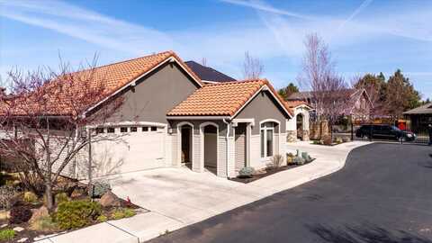 63144 NW Via Palazzo, Bend, OR 97703