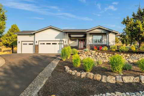1203 Highland View Loop, Redmond, OR 97756