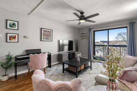 10 Williams St, Watertown, MA 02472