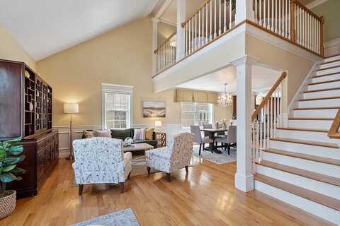 10 Ellsworth Village Rd, Acton, MA 01720