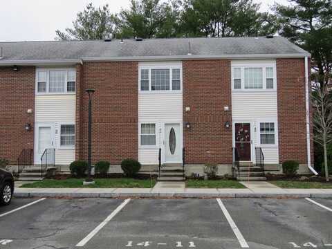 41 Foundry St, Easton, MA 02375