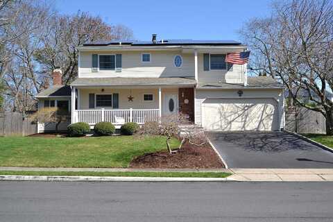 67 Singingwood Drive, Holbrook, NY 11741