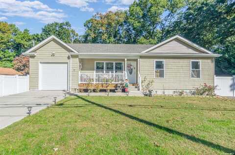 7 Henry Street, Centereach, NY 11720