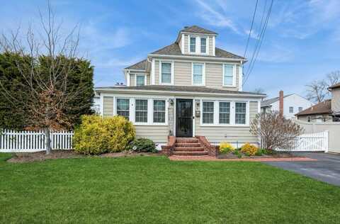49 W Madison Street, East Islip, NY 11730