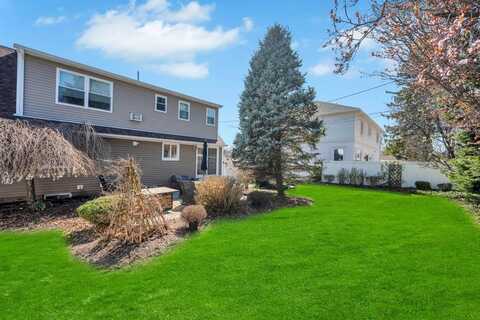 70 Spruce Street, Hicksville, NY 11801