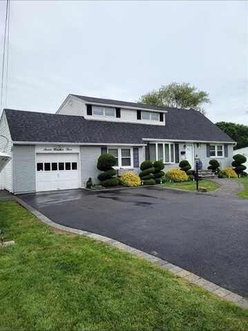 703 Pine Avenue, West Islip, NY 11795