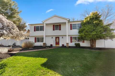 26 Millbury Lane, South Setauket, NY 11720