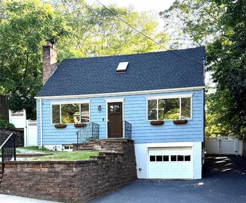 37 Soundview Road, Huntington, NY 11743