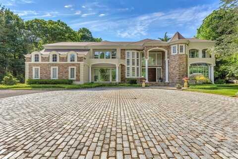 55 Coves Run, Oyster Bay Cove, NY 11791
